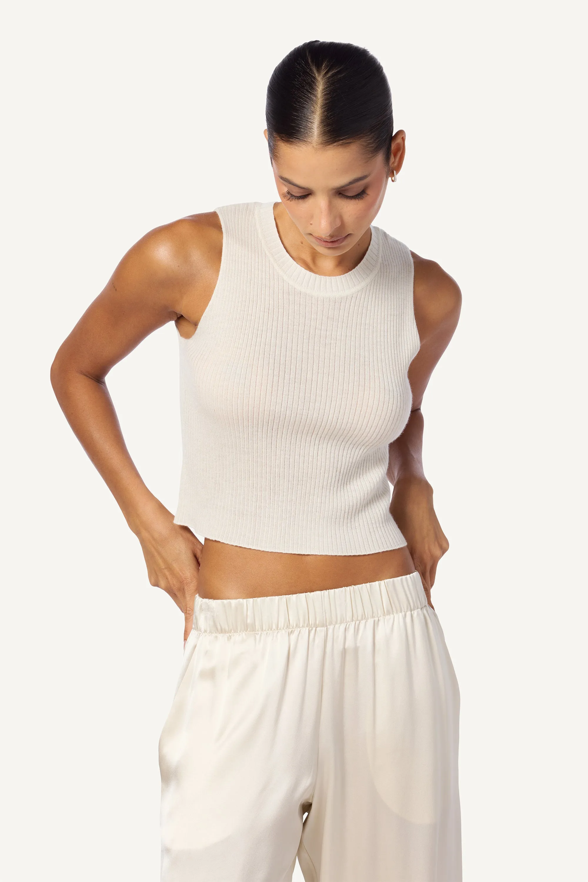 ANGIE CASHMERE SLEEVELESS RIB TANK | GARDENIA