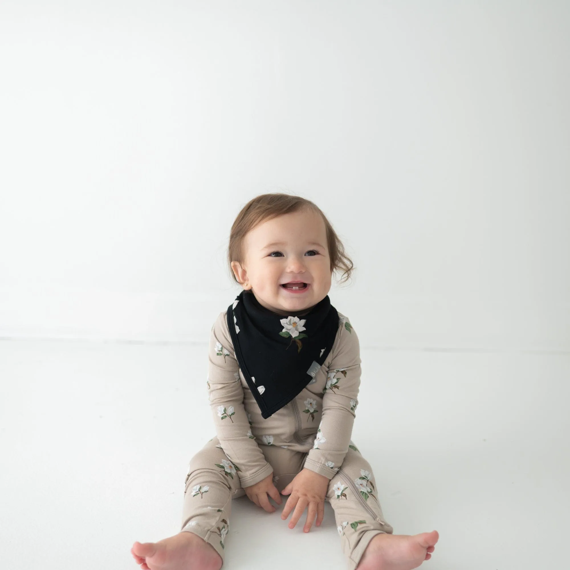 Bib in Big Midnight Magnolia