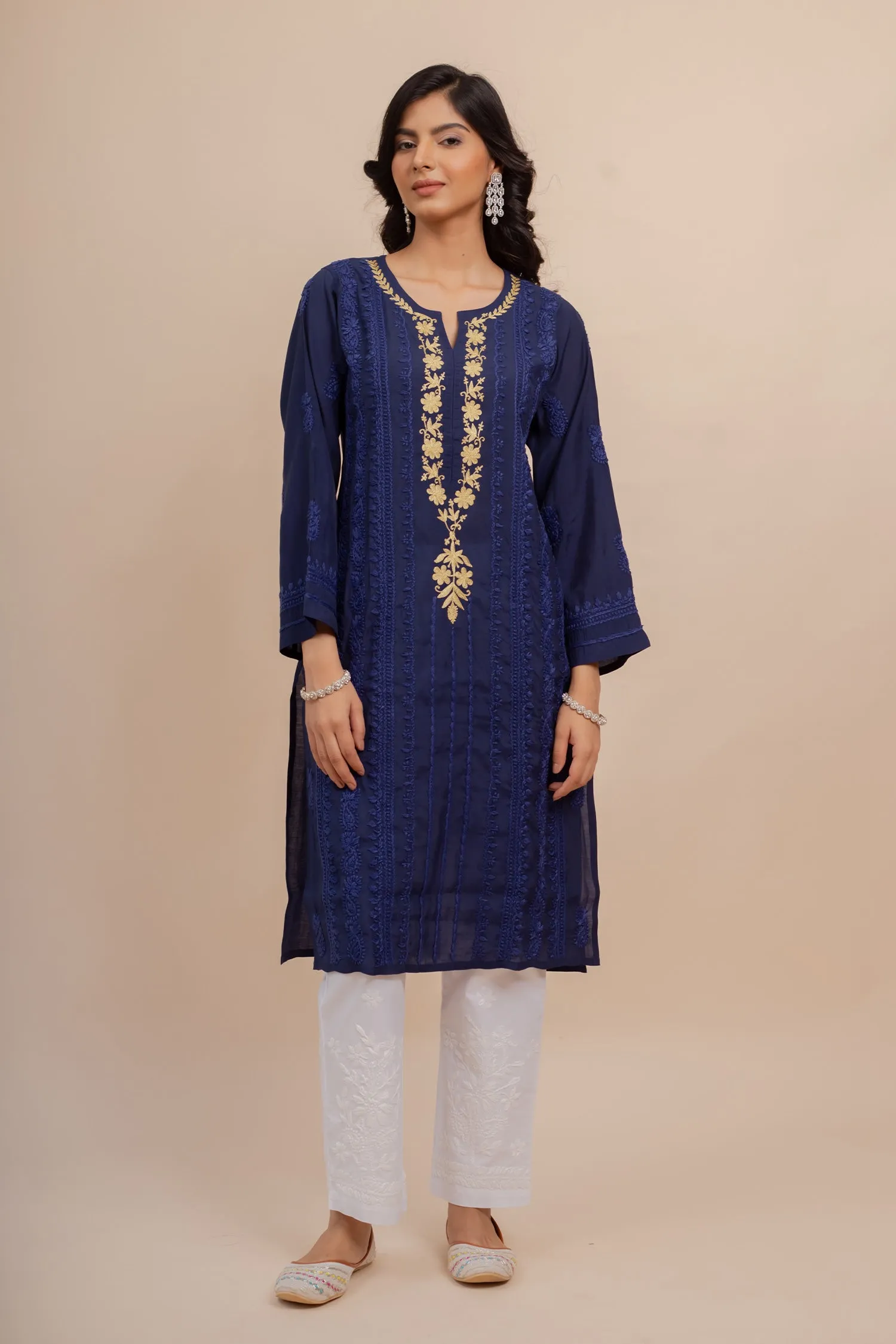 Saba Muslin Kurta In Blue With White Zari Embroidery