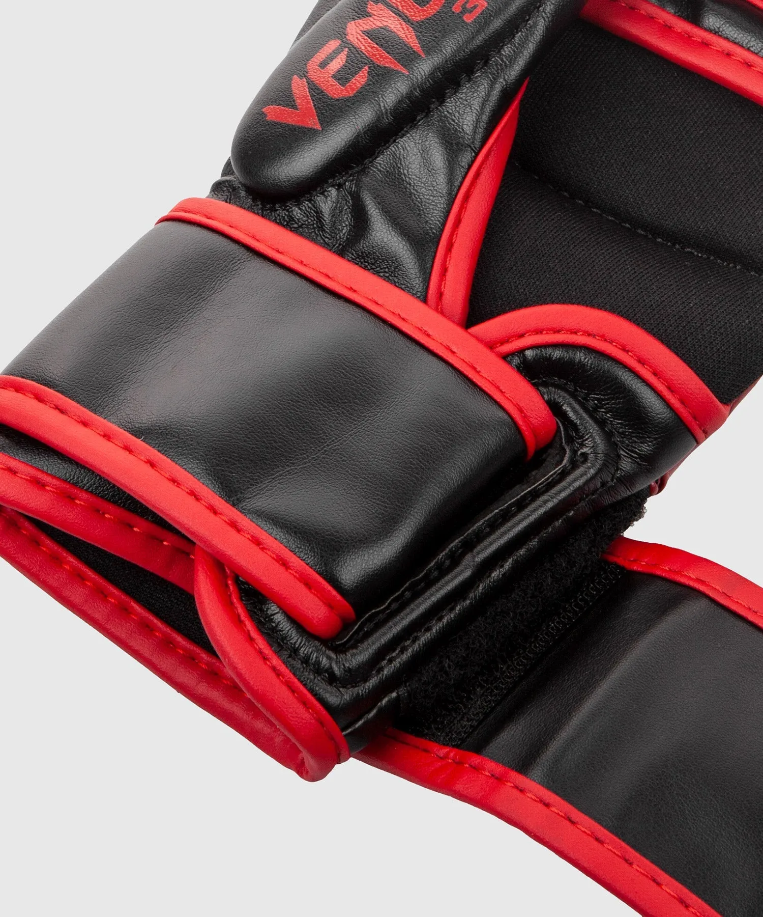 Sparring Gloves Venum Challenger 3.0 - Black/Red