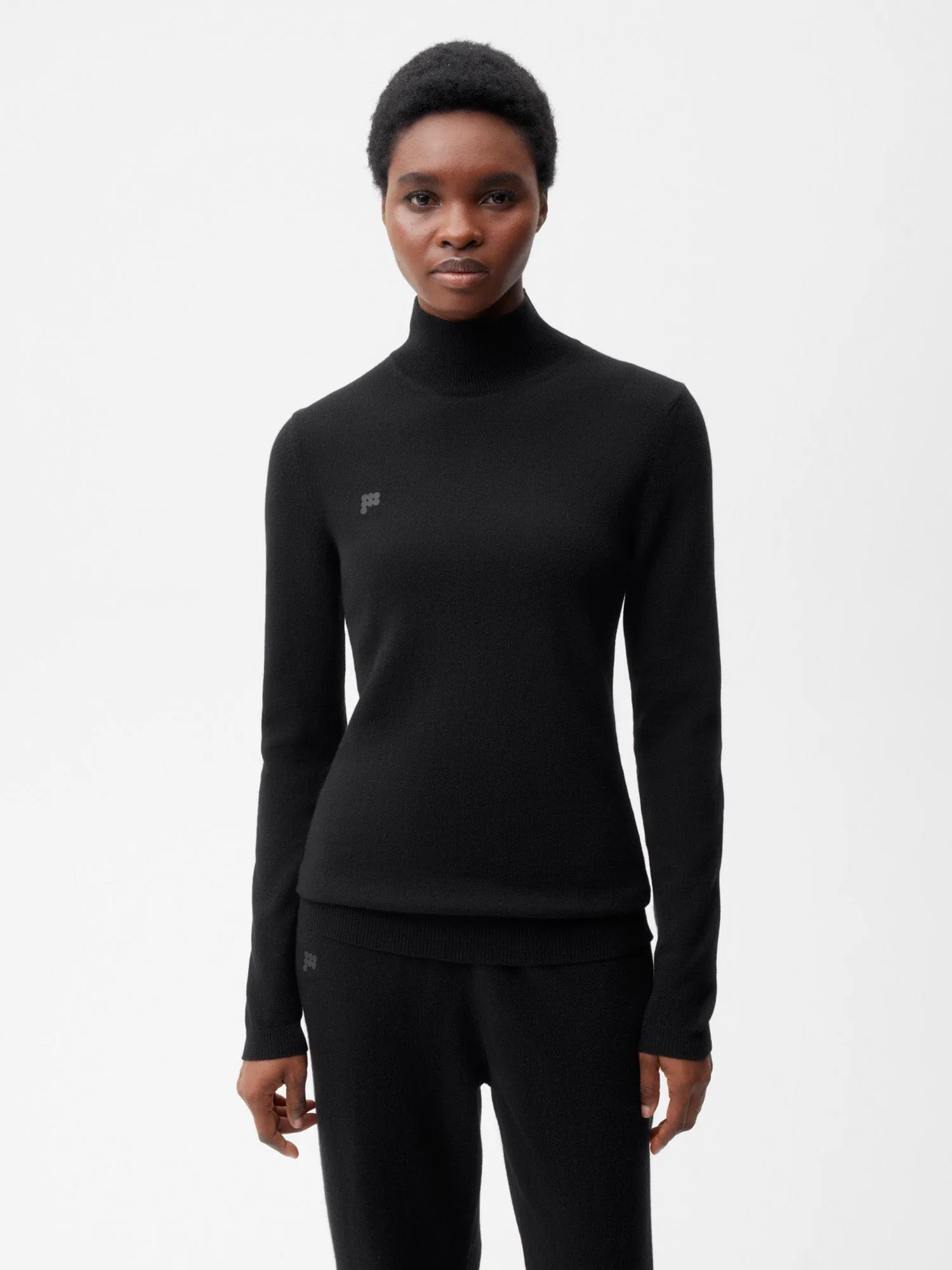 Women's Recycled Cashmere Fitted Turtleneck Top—black